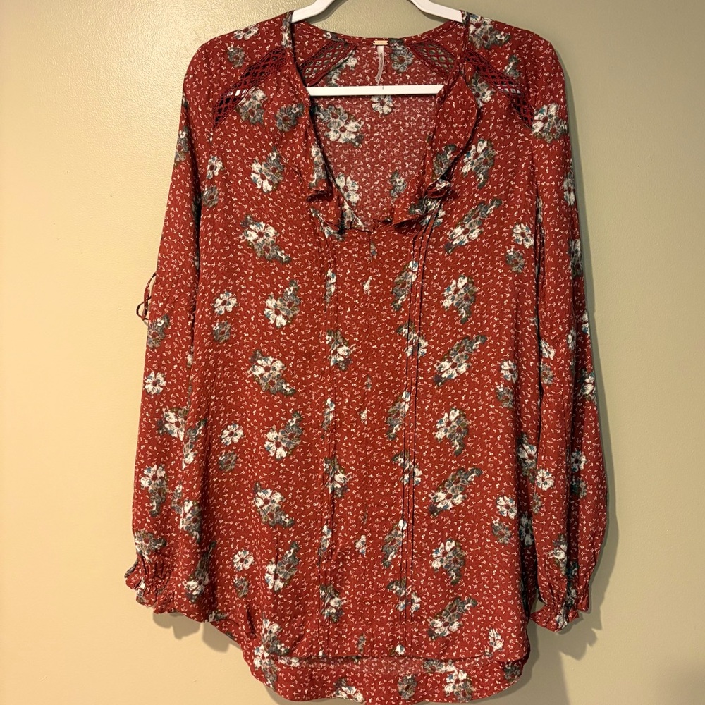 free people boho flowy Floral bow tie blouse prairiecore mid western